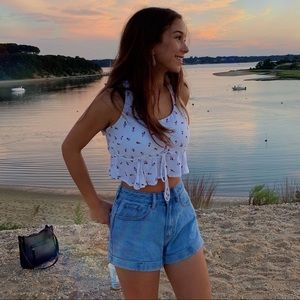 Meet your Posher, Nadia